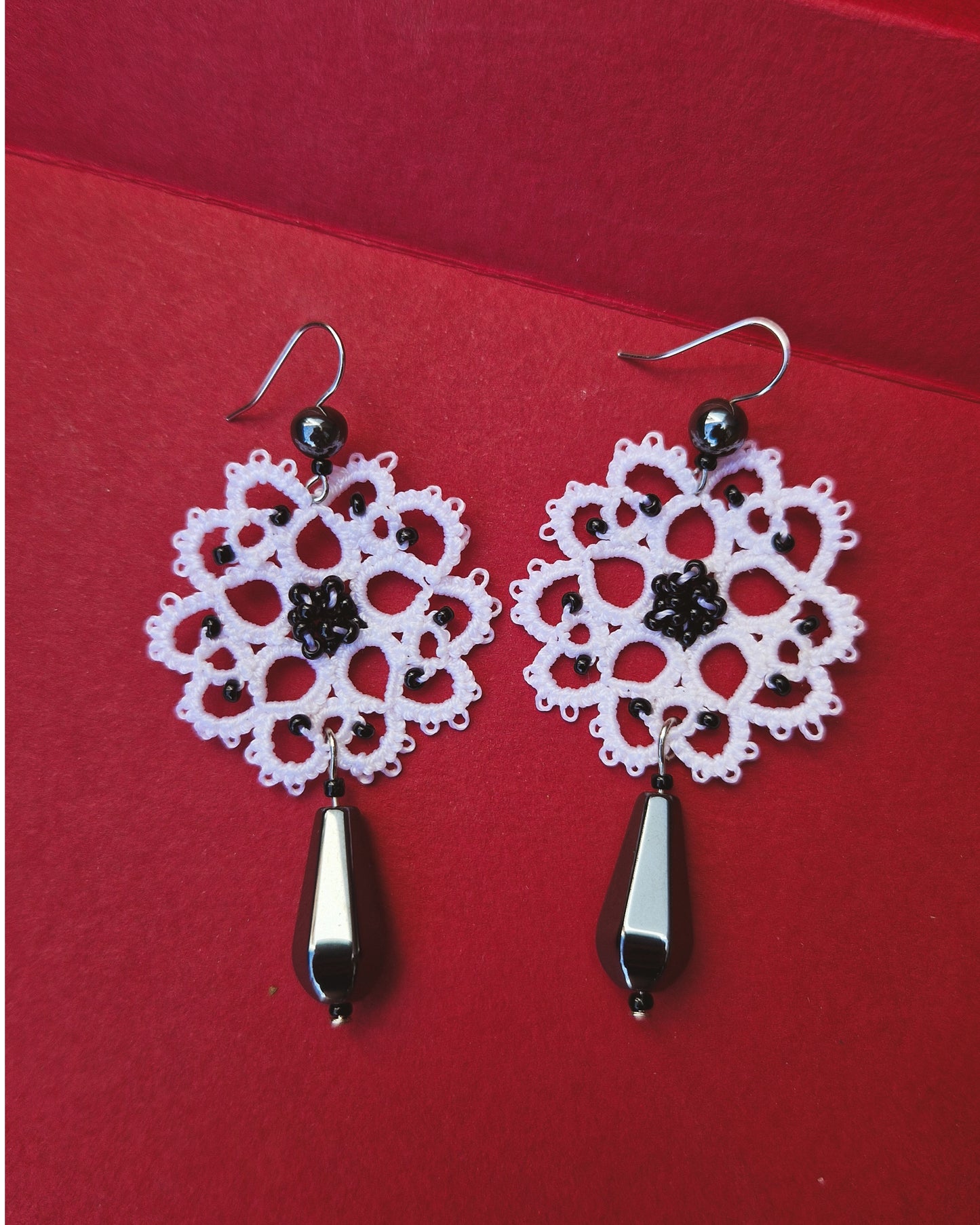 Atena Notturna | Tatting Lace Earrings